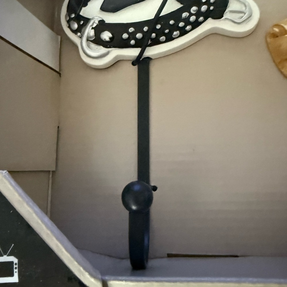 Dog Themed Wall Hooks Set - Picture 6 of 7
